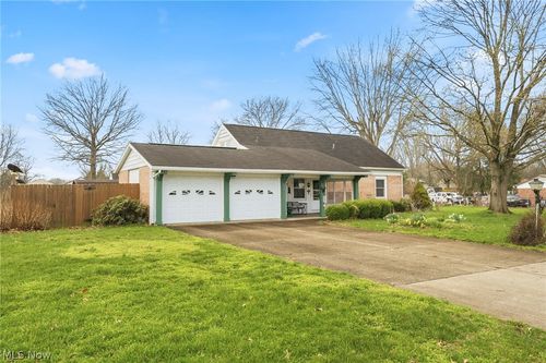 890 Huffman Sq Ne, Bolivar, OH, 44612-8718 | Card Image