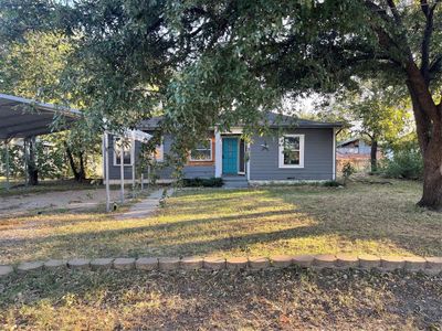 View of front with a front yard | Image 1