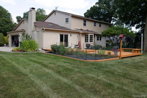 3665 Estates Dr, Troy, MI, 48084-1122 | Card Image