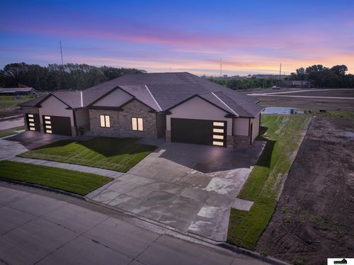 7945 Ponce Dr, Lincoln, NE, 68516-4412 | Card Image