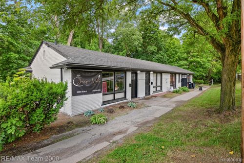 24821 5 Mile Rd, Redford, MI, 48239-3695 | Card Image