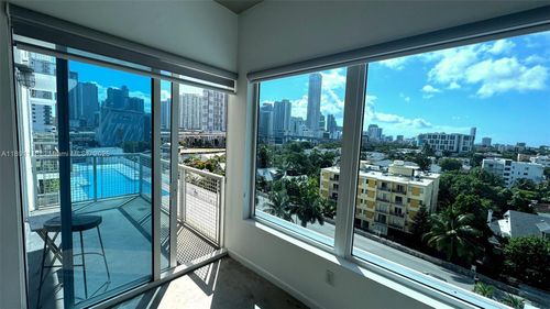 apt-811-10 Sw South River Dr, Miami, FL, 33130-1423 | Card Image