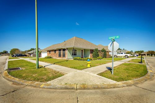 103 Aubrey Dr, Houma, LA, 70360-6082 | Card Image