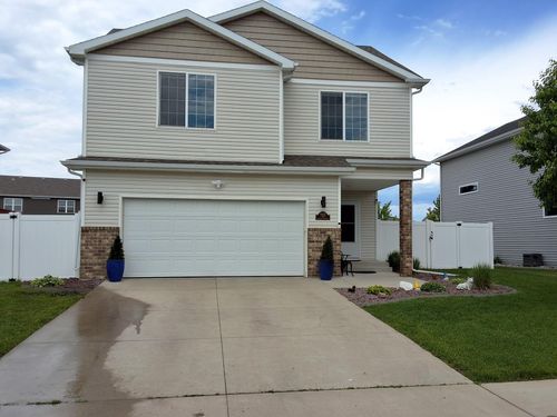 442 Foxtail Dr E, West Fargo, ND, 58078-7964 | Card Image