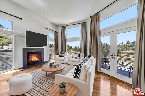 6852 Woody Trl, Los Angeles, CA, 90068 | Card Image
