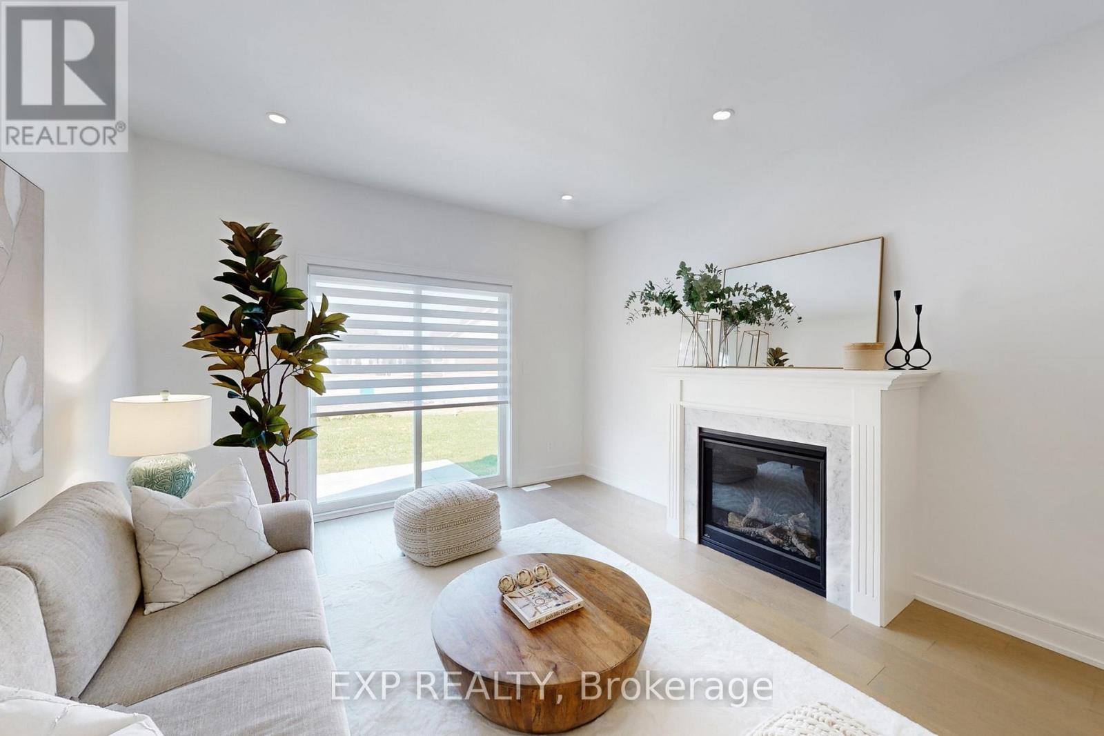 Residential in Georgina (Sutton & Jackson's Point) 5