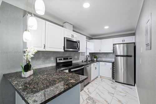 236-236 Lake Dora Dr, West Palm Beach, FL, 33411 | Card Image