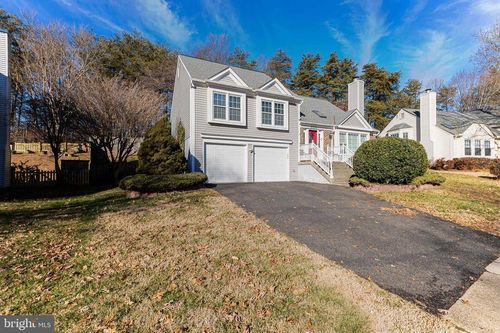 7716 Green Garland Dr, SPRINGFIELD, VA, 22153-2137 | Card Image