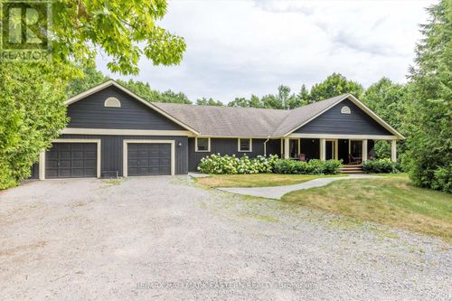 3023 Clear Lake Rd, Lakefield, ON, K0L2H0 | Card Image
