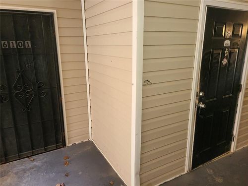 6101 Fairington Village Dr, Lithonia, GA, 30038-1373 | Card Image