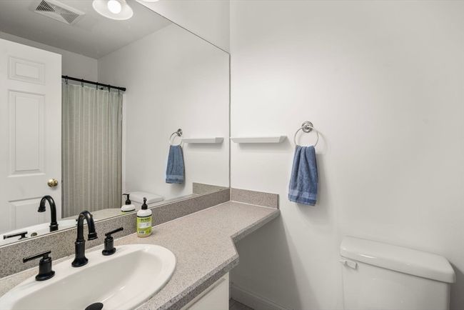 UNIT-2 - 122 E Squantum St, Condo with 3 bedrooms, 3 bathrooms and 1 parking in Quincy MA | Image 11