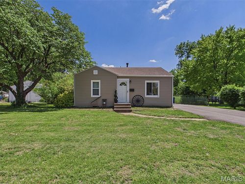 104 Greenfield Dr, Collinsville, IL, 62234-4417 | Card Image
