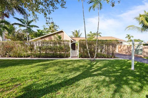 417 Se 4th St, Dania Beach, FL, 33004-4711 | Card Image