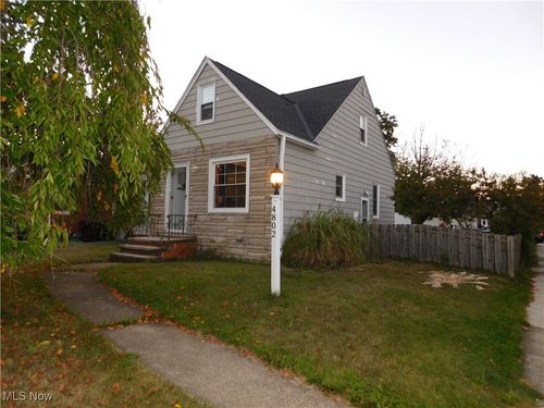 4802 Grantwood Dr, Parma, OH, 44134-3760 | Card Image
