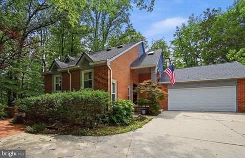 5610 Cavalier Woods Ln, CLIFTON, VA, 20124-1078 | Card Image