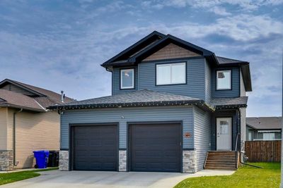 19 Vincent Cres, House detached with 3 bedrooms, 2 bathrooms and 4 parking in Olds AB | Image 2