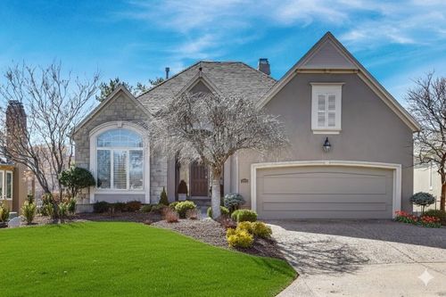 5205 W 116th St, Leawood, KS, 66211-2042 | Card Image