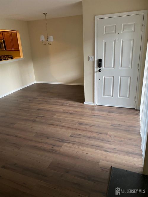 5 Brigade Ct, Bedminster, NJ, 07921-1838 | Card Image