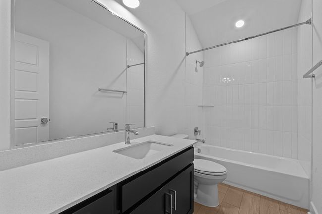 Secondary Bathroom | Image 23