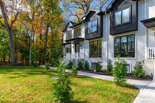 613 Union Rd, Spring Valley, NY, 10977-2115 | Card Image