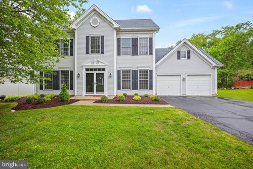 19 Larchmont Ct, Pennington, NJ, 08534-1928 | Card Image