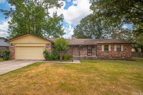 409 Oneida St, Jacksonville, AR, 72076-4915 | Card Image