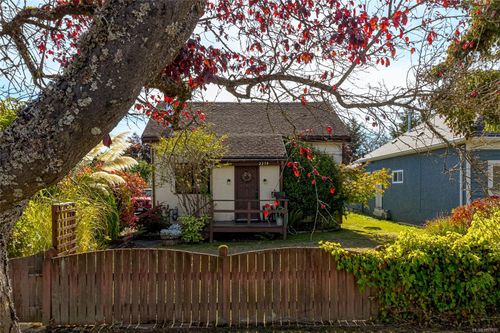 2279 Bradford Ave, Sidney, BC, V8L2C9 | Card Image