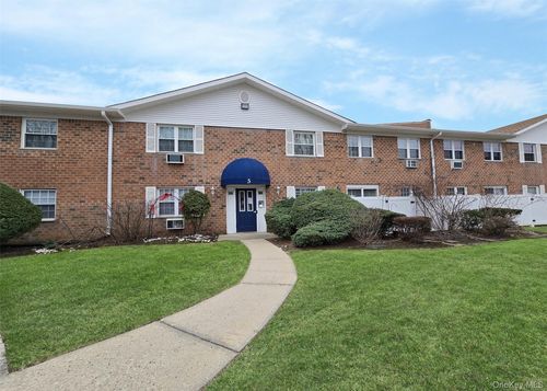 5b-460 Old Town Rd, Brookhaven, NY, 11719 | Card Image