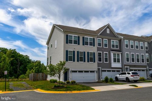 8193 Maude Ln, MANASSAS, VA, 20110-1747 | Card Image