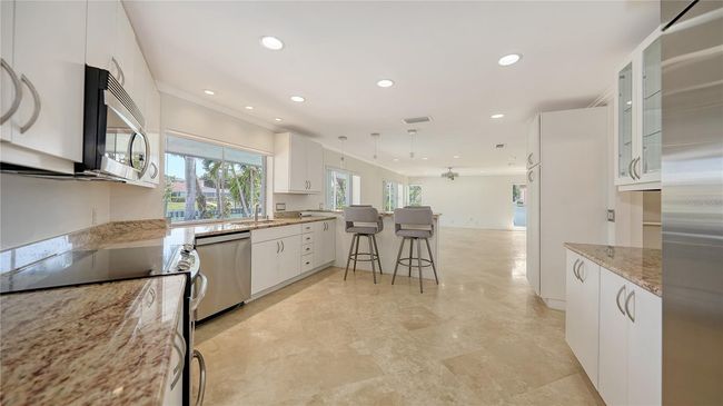 642 S Owl Dr, House other with 3 bedrooms, 2 bathrooms and null parking in SARASOTA FL | Image 15