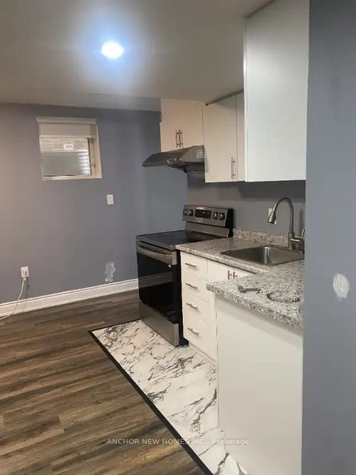 48 Yarmouth St, Brampton, ON, L7A4X4 | Card Image