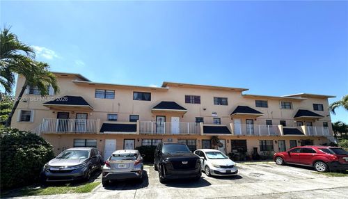 7-2260 W 53rd Pl, Hialeah, FL, 33016 | Card Image