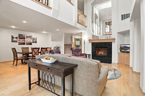 243 W Canyon Dr, HUDSON, WI, 54016-7719 | Card Image