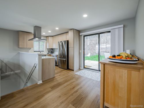 9900 S Big School Lot Lake Rd, Holly, MI, 48442-8527 | Card Image