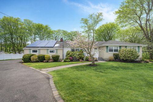 68 Washington Ave, Patchogue, NY, 11772-2953 | Card Image