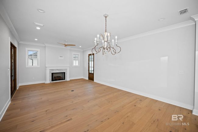 Living Room | Image 14