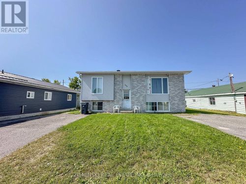 659 Victoria Rd, Iroquois Falls, ON, P0K1E0 | Card Image
