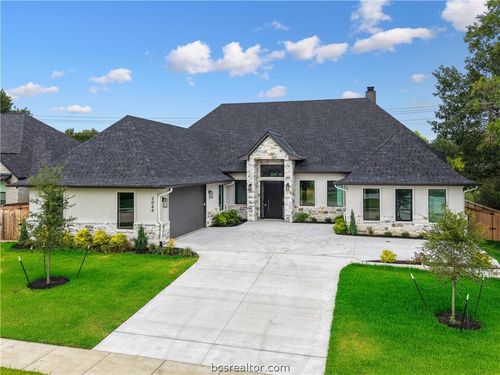 2044 Pebble Bend Dr, College Station, TX, 77845-2220 | Card Image