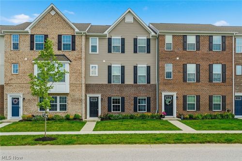 1666 N Eckert Ln, Akron, OH, 44313-7995 | Card Image