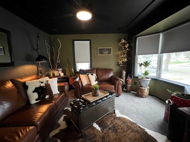 1946 15 Avenue Se, Home with 3 bedrooms, 2 bathrooms and 2 parking in Medicine Hat AB | Image 10