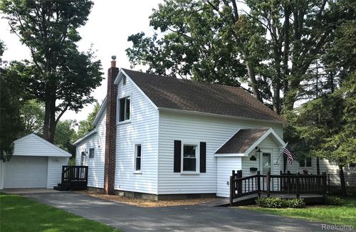 222 Franklin St, Milford, MI, 48381-2405 | Card Image