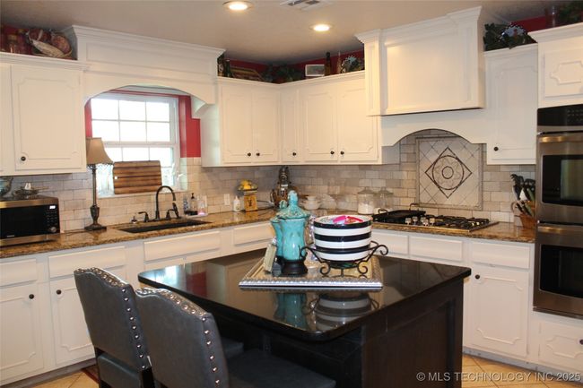 607 Garden Ln, House other with 3 bedrooms, 3 bathrooms and null parking in McAlester OK | Image 9