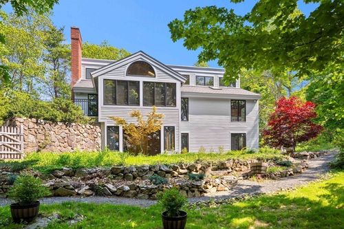 3 Whitman Pl, Beverly, MA, 01915-1350 | Card Image