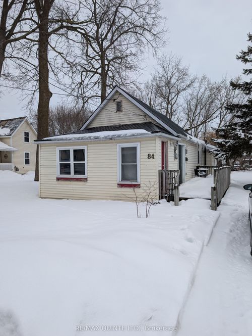 84 College St, Deseronto, ON, K0K1X0 | Card Image