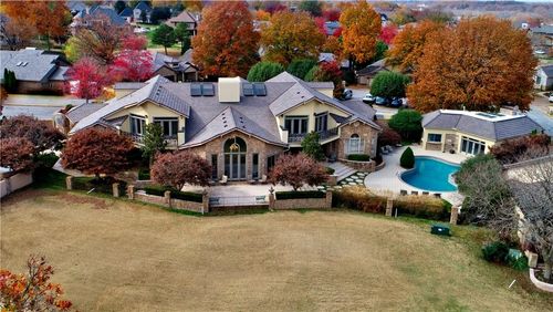 9 S Clubhouse Dr, Rogers, AR, 72758-9563 | Card Image