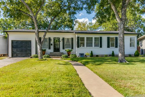 135 Devonshire Dr, San Antonio, TX, 78209-4205 | Card Image