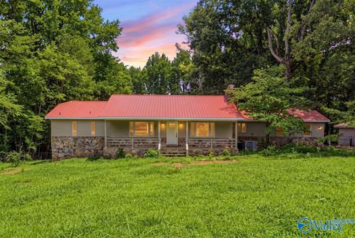 102 Peyton Cir, Gurley, AL, 35748-9722 | Card Image