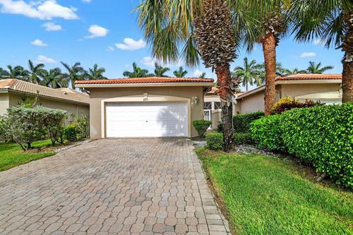 9675 Crescent View Dr N, Boynton Beach, FL, 33437-5929 | Card Image