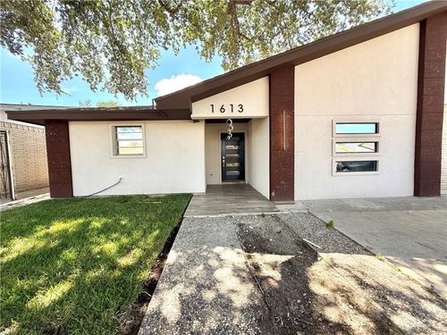1613 W Gastel Cir, Mission, TX, 78572-3035 | Card Image