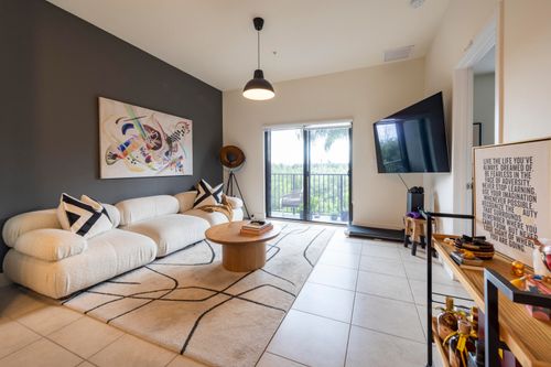 24-7925 Nw 104th Ave, Doral, FL, 33178-4475 | Card Image